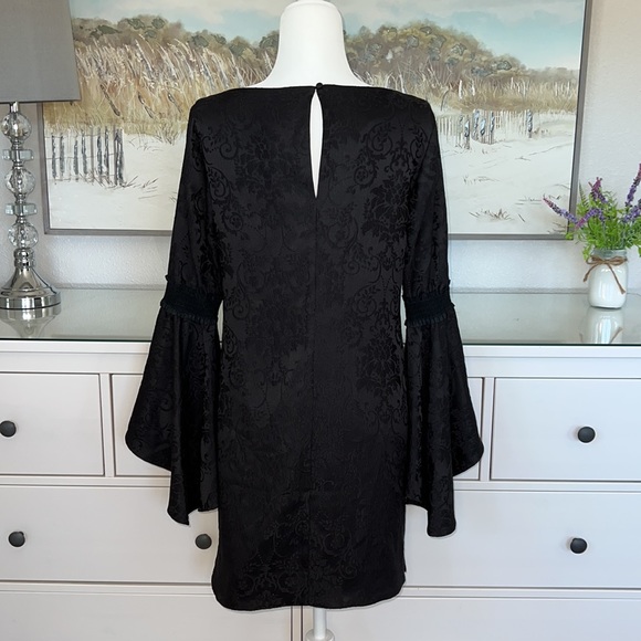 Laundry by Shelli Segal Los Angeles 🖤 Black Bell Sleeve Floral Jacquard Dress - Picture 4 of 9